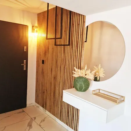 P6 White Line 55 Appartamento Pisz